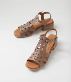 Women DIANA FERRARI Wedges|Sandals-Costyle Pale Taupe Leather Sandals
