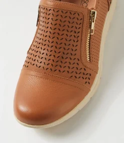 Women SUPERSOFT Flats-Dallias Dark Tan Leather Flat Shoes