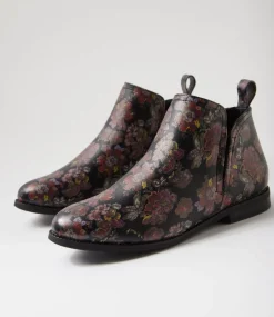 Women I LOVE BILLY Boots-Fanda Black Floral Chelsea Boots
