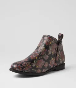 Women I LOVE BILLY Boots-Fanda Black Floral Chelsea Boots