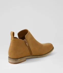 Women I LOVE BILLY Boots-Fanda Sand Nubuck Chelsea Boots
