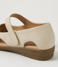 Women SUPERSOFT Comfort|Flats-Fleure Almond Leather Sandals