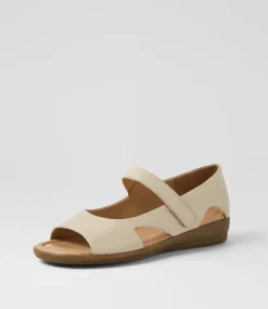 Women SUPERSOFT Comfort|Flats-Fleure Almond Leather Sandals