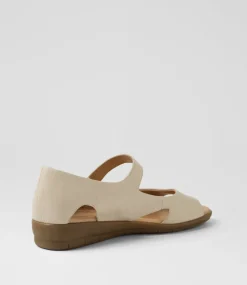 Women SUPERSOFT Comfort|Flats-Fleure Almond Leather Sandals