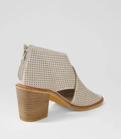 Women TOP END Heels-Greeca Stone Leather Sandals