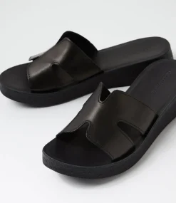 Women DIANA FERRARI Flats|Sandals-Hollyss Black Leather Sandals