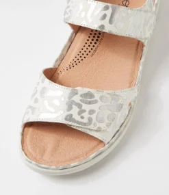 Women SUPERSOFT Comfort|Flats-Kendals White Metallic Leopard Leather Sandals