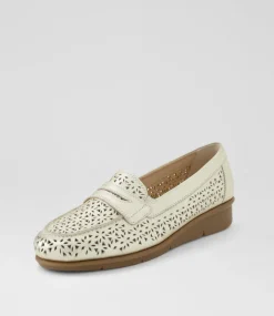 Women SUPERSOFT Comfort|Flats-Panie Platinum Leather Flat Shoes