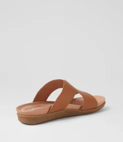 Women SUPERSOFT Flats|Sandals-Pariae Dark Tan Leather Sandals