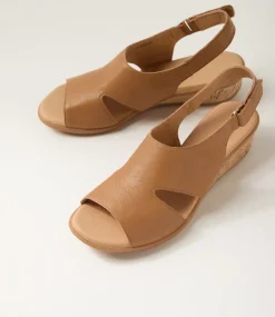 Women SUPERSOFT Comfort|Heels-Pleasing Dark Tan Leather Sandals