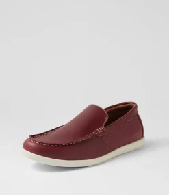 COLORADO Casuals-Reno Red Oiled Leather Flat Shoes