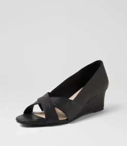Women SUPERSOFT Comfort|Heels-Suranne Black Leather Sandals